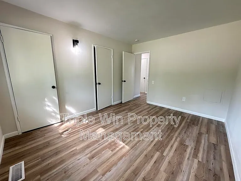 945 Paddock Dr — Photo 26