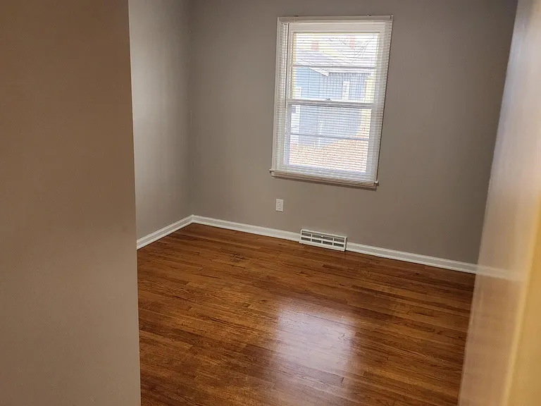 7331 Olive St — Photo 10