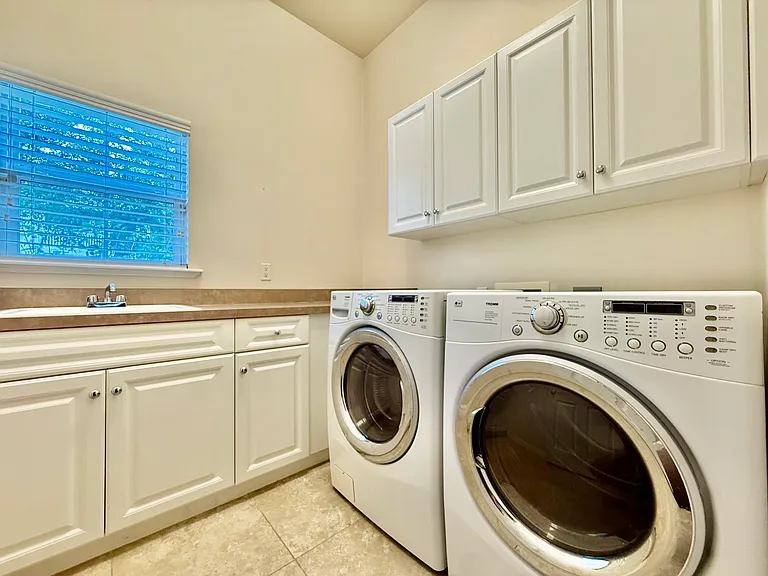 7384 SW 35th Ln — Photo 15
