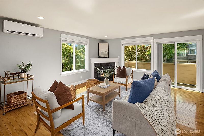 5th image of 14356 19th Avenue NE
