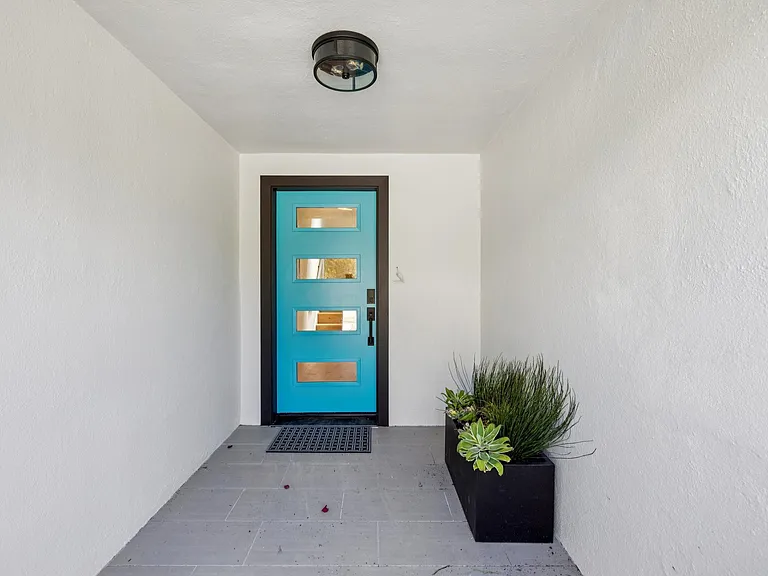 397 Mangels Ave — Photo 4