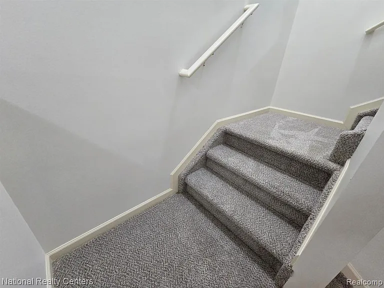 4058 Radcliff Dr — Photo 16