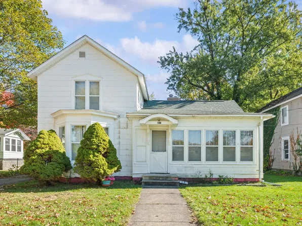 120 N Mill St, Dowagiac, MI 49047