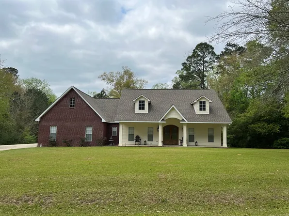 47 Eastview Dr, Laurel, MS 39443