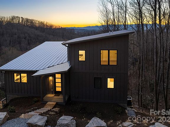 5th image of 52 Scenic View Dr