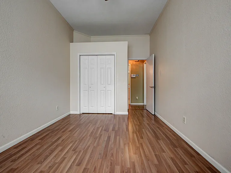 2912 Edinburg Dr — Photo 38
