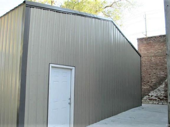 3rd image of 7905 S Broadway
