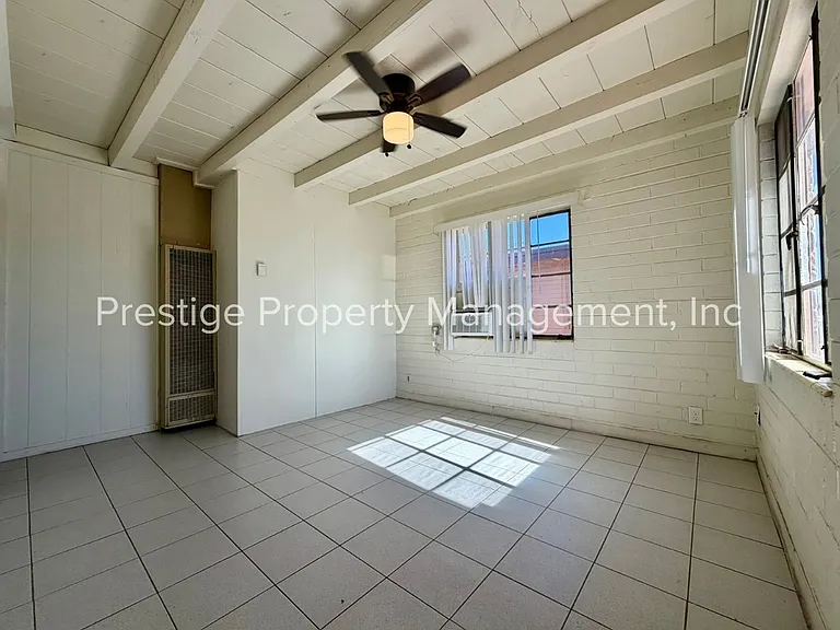 2201 E Grant Rd #19 — Photo 23