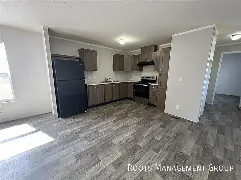 666 S Bluff St #746 — Photo 4