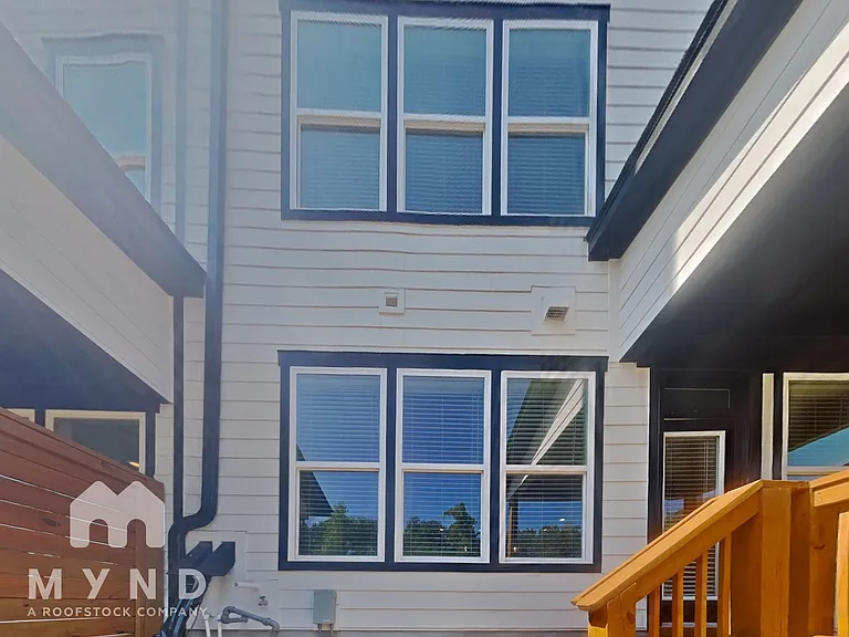 1273 Windmill Pkwy — Photo 31