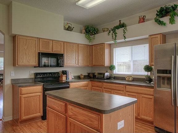 2nd image of 26949 Coral Springs Dr