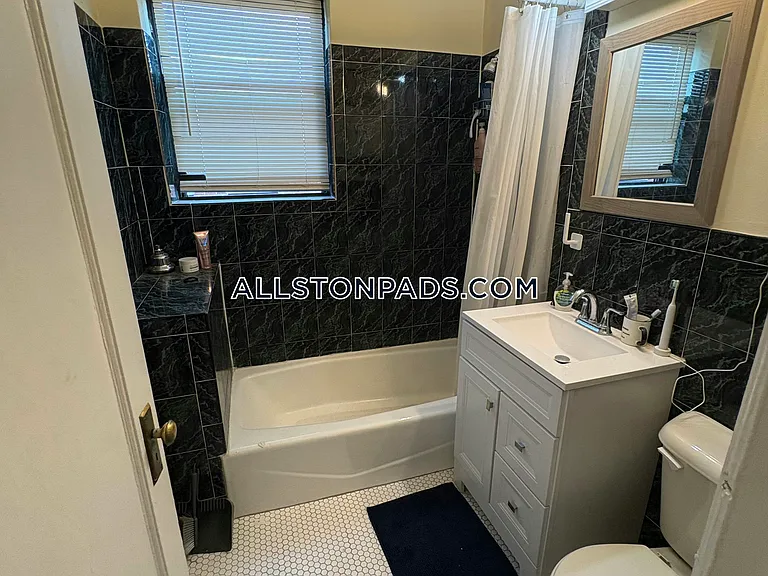 21 Park Vale Ave — Photo 19