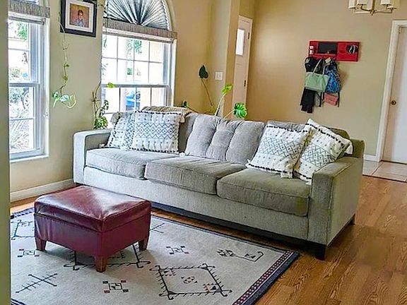 3rd image of 10936 Dearden Cir