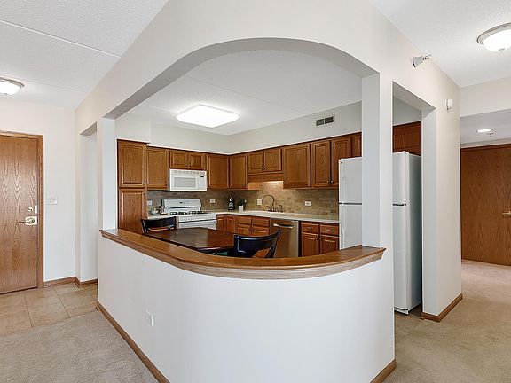 3rd image of 1 N Beacon Pl APT 609
