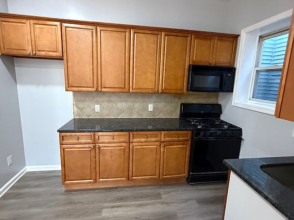 4th image of 29 Broadway Unit 3