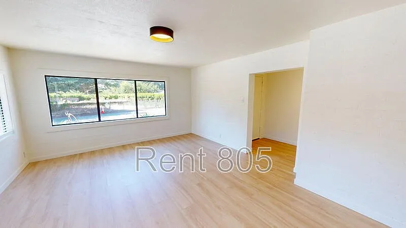 3 bed, 1.0 bath, 1019 sqft, $3,495 — Photo 3
