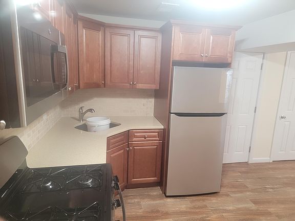 3rd image of 415 Darlington Ave