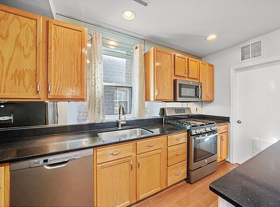 5th image of 3769 S Lake Park Ave #2