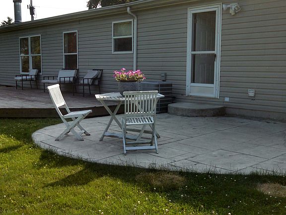 5th image of 5726 Denzer Rd