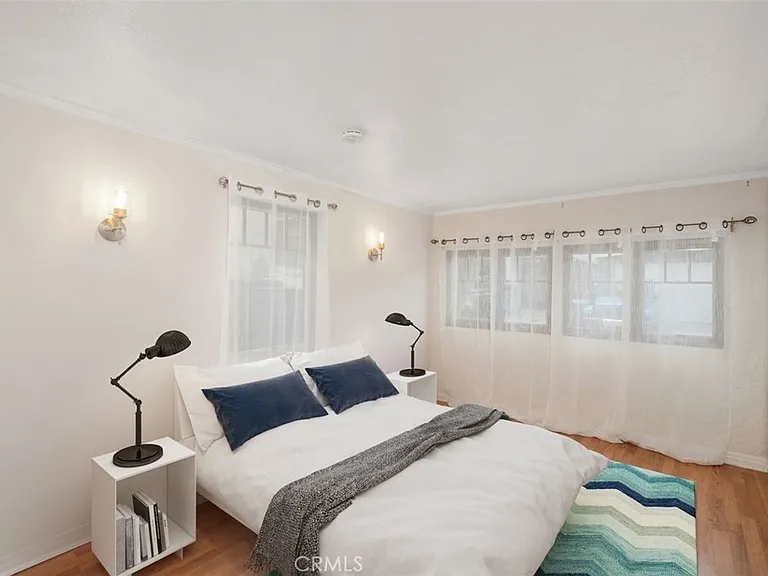 832 Cypress Ave — Photo 5
