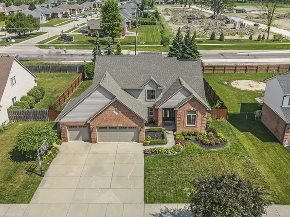 32057 Holly Dr, Chesterfield, MI 48047