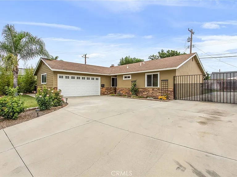 2960 Sterling St — Photo 3