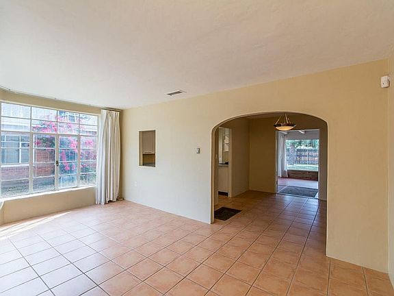 01_ 31 E Woodward Dr