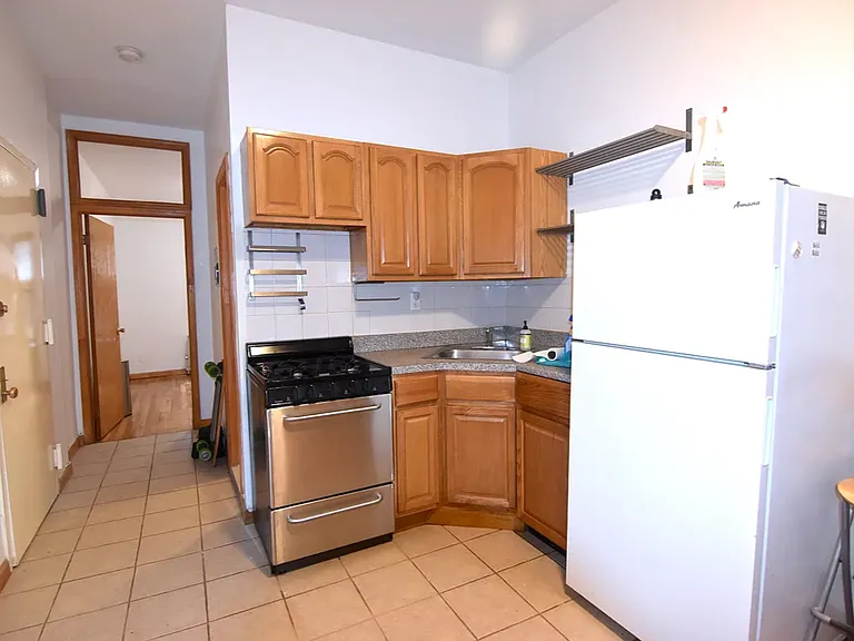 246 N 5th St #1R — Photo 3