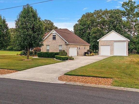 2nd image of 417 Whispering Winds Dr