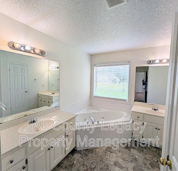 1491 Elena Dr — Photo 6