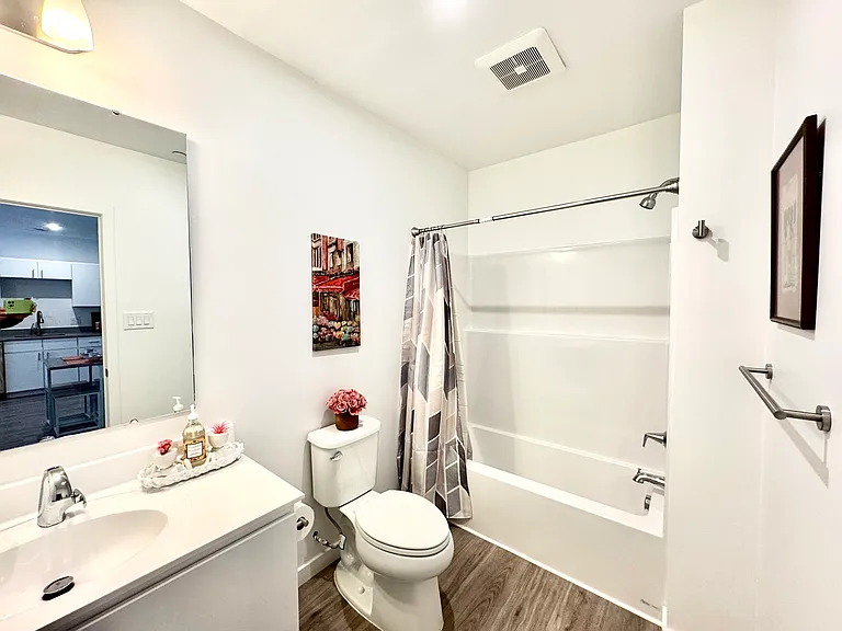 915 N Broad St #301 — Photo 9