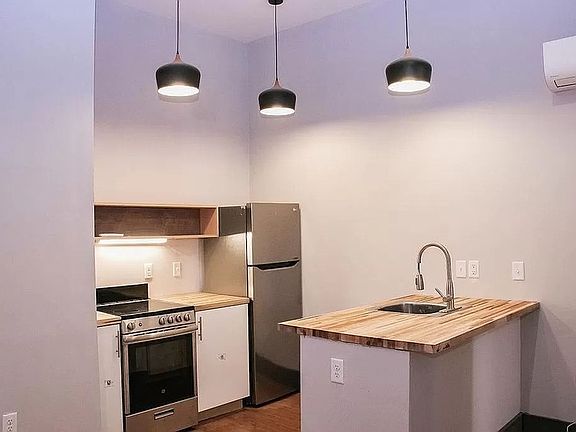 2nd image of 207 W McMicken Ave #2F