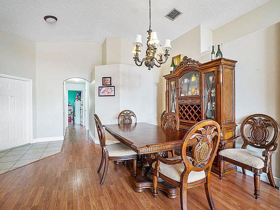 5th image of 5050 Prairie Dunes Village Cir