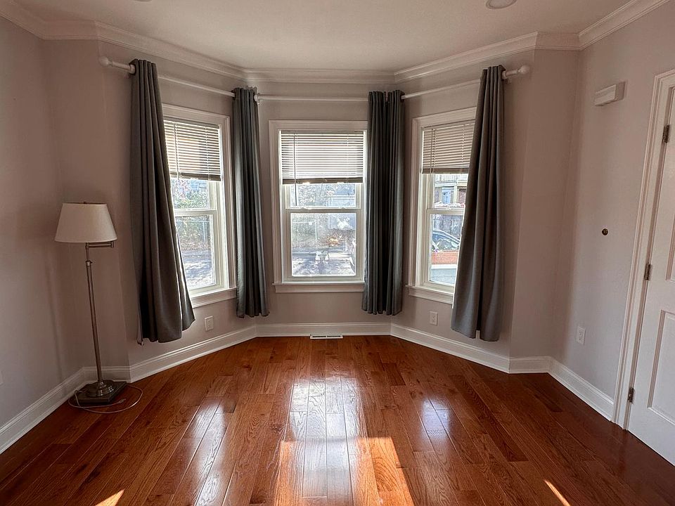 1st image of 24 Moore St #1