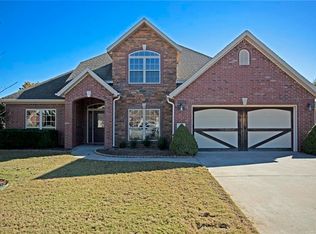 2211 S 18th St, Rogers, AR 72758