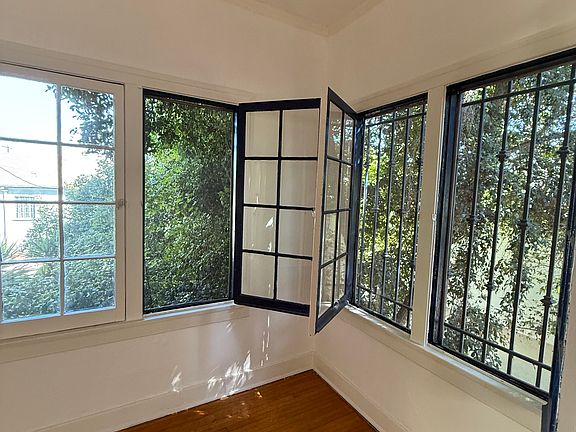 4th image of 1418 N Sierra Bonita Ave