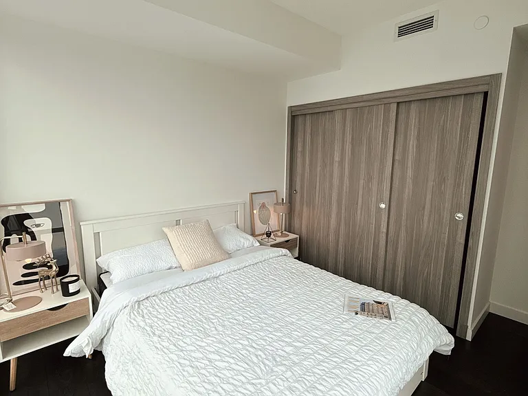 85 McMahon Dr #2608 — Photo 12