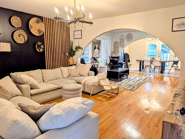 2518 Hawthorne Ave — Photo 3