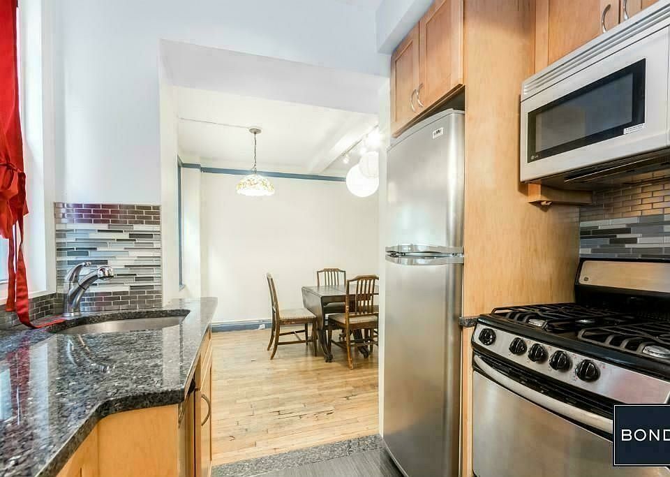 1st image of 333 E 43rd St APT 116