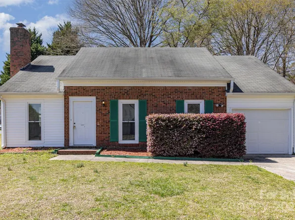 3701 Teaberry Ct, Charlotte, NC 28227