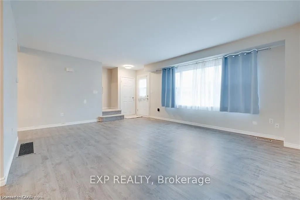 3 bed, $2,100 — Photo 3