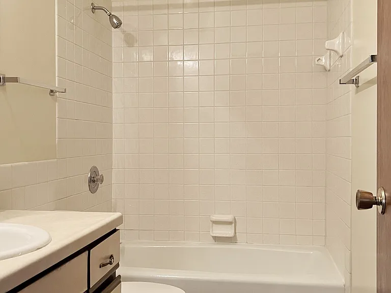 235 N 1st St #3 — Photo 10