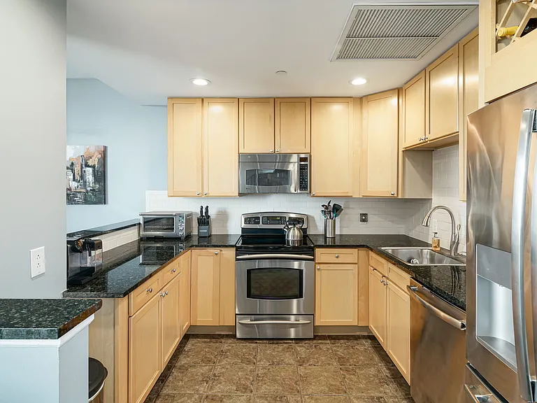 111 S 15th St #P306 — Photo 2