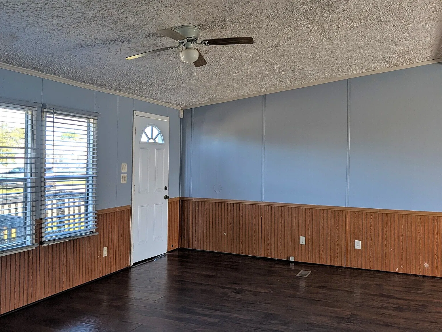4 bed, 2.0 bath, 1512 sqft, $1,400 — Photo 4