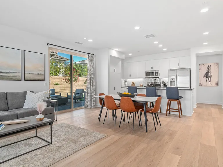 This open layout will make it easy for you to walk around.