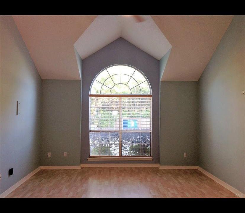 1st image of 156 Stearns St #156
