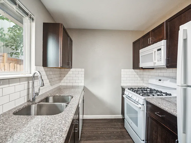 5009 Brighton Rd — Photo 12