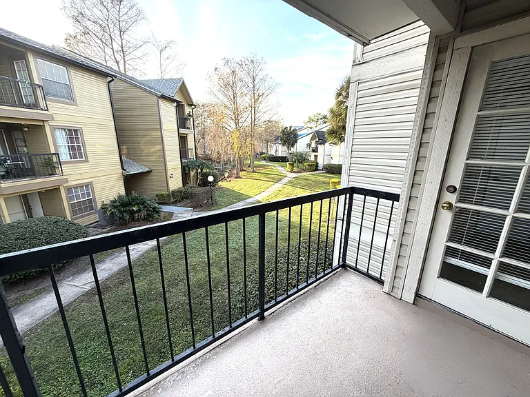 1916 Lake Atriums Cir #30 — Photo 14