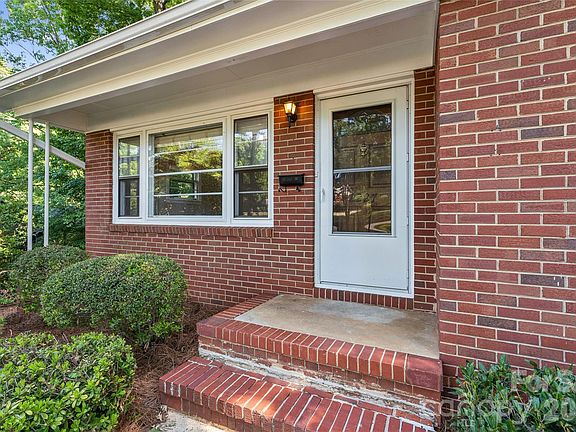 3rd image of 2227 Wensley Dr