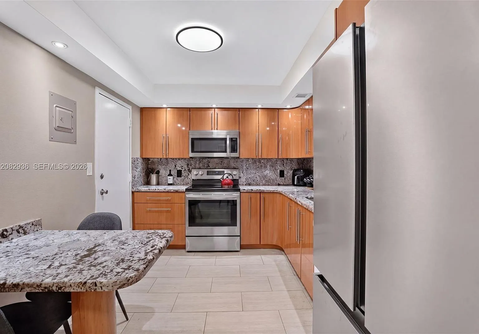 Golden Horn South Condo — Photo 4